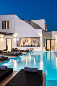 Psarou Black Villa