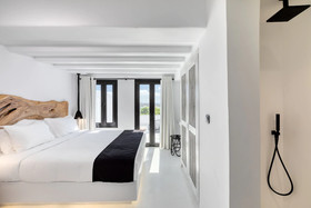 Psarou Black Villa