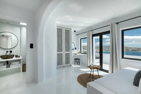 Psarou Black Villa
