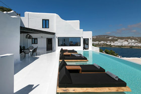 Psarou Black Villa