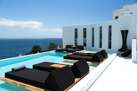 Psarou Black Villa