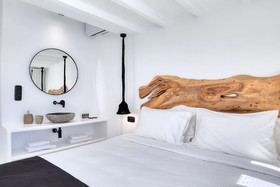 Psarou Black Villa