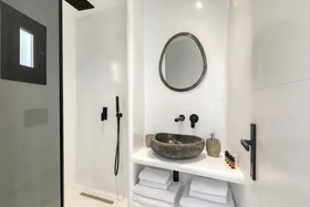 Psarou Black Villa
