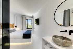 Psarou Black Villa