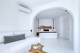 Psarou Black Villa