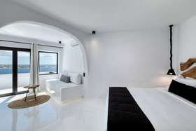 Psarou Black Villa