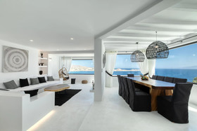 Psarou Black Villa