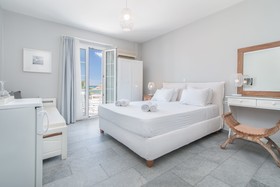 Ippokampos Beachfront Hotel