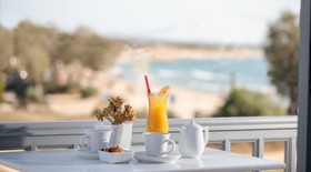 Ippokampos Beachfront Hotel