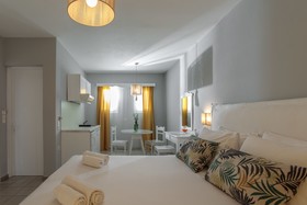 Ippokampos Beachfront Hotel