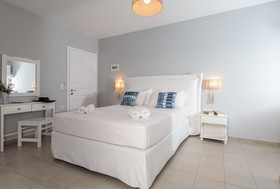 Ippokampos Beachfront Hotel