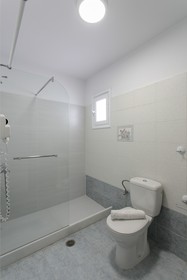 Ippokampos Beachfront Hotel