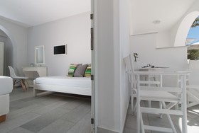 Ippokampos Beachfront Hotel