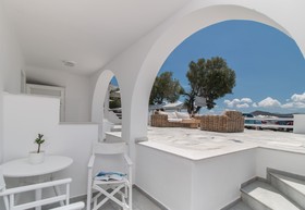 Ippokampos Beachfront Hotel