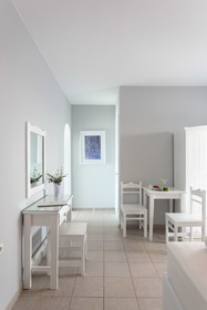 Ippokampos Beachfront Hotel