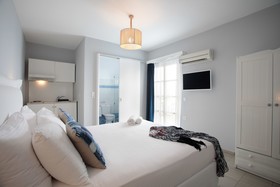 Ippokampos Beachfront Hotel