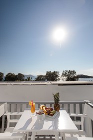 Ippokampos Beachfront Hotel