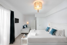 Ippokampos Beachfront Hotel