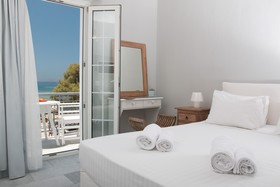 Ippokampos Beachfront Hotel