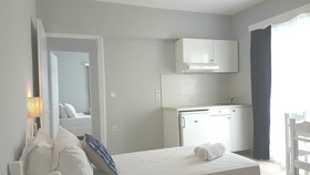 Ippokampos Beachfront Hotel