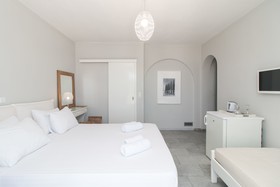 Ippokampos Beachfront Hotel