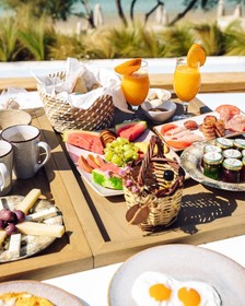 Avgoustos Suites