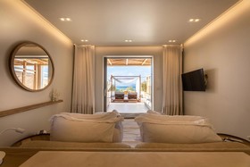 Avgoustos Suites