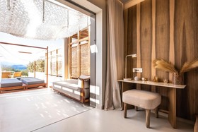 Avgoustos Suites