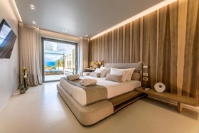 Avgoustos Suites