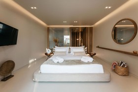 Avgoustos Suites
