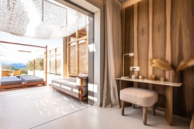 Avgoustos Suites