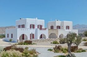 Olives & Rocks Naxian Villas