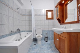 Birikos Studio & Apartments