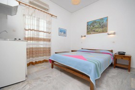 Birikos Studio & Apartments