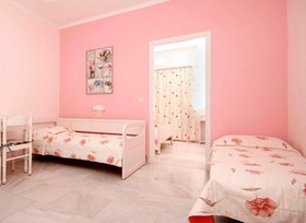 Birikos Studio & Apartments