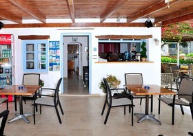 Birikos Studio & Apartments
