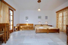 Birikos Studio & Apartments