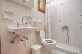 Birikos Studio & Apartments