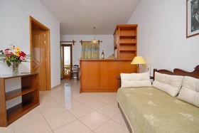 Birikos Studio & Apartments