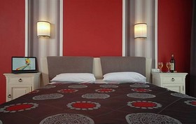 Liana Beach Hotel