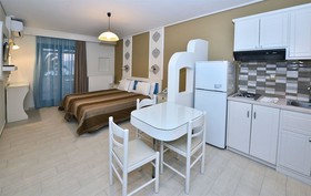 Liana Beach Hotel