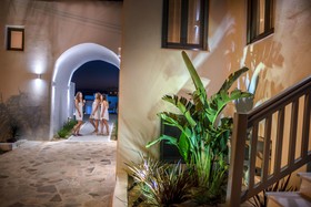 Melidron Luxury Hotel & Suites