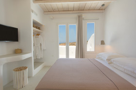 Naxian Utopia Luxury Villas & Suites