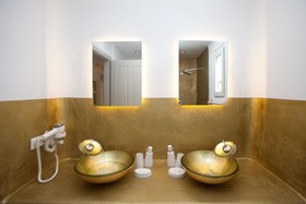 Naxos Golden Sun