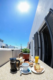 Naxos Petite Studios