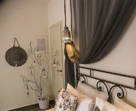 Naxos Petite Studios