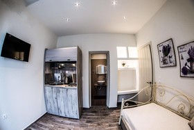 Naxos Petite Studios