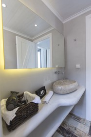 Naxos Rock Villas