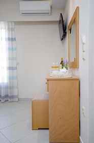 Ormos Holiday Studios