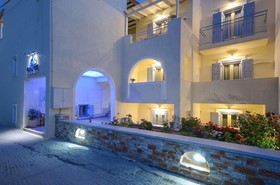 Ormos Holiday Studios